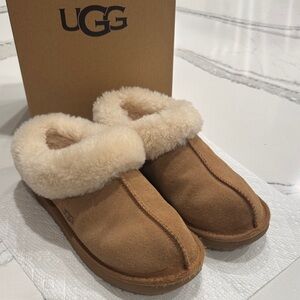 UGG Kids Moraene Slipper in Chestnut Size 4
